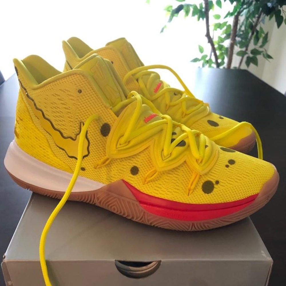 Kyrie 5 Sponge bob - Size 10Men / Women 11.5